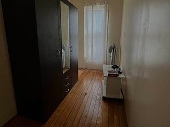 3rd image of 347 Lincoln Rd #8