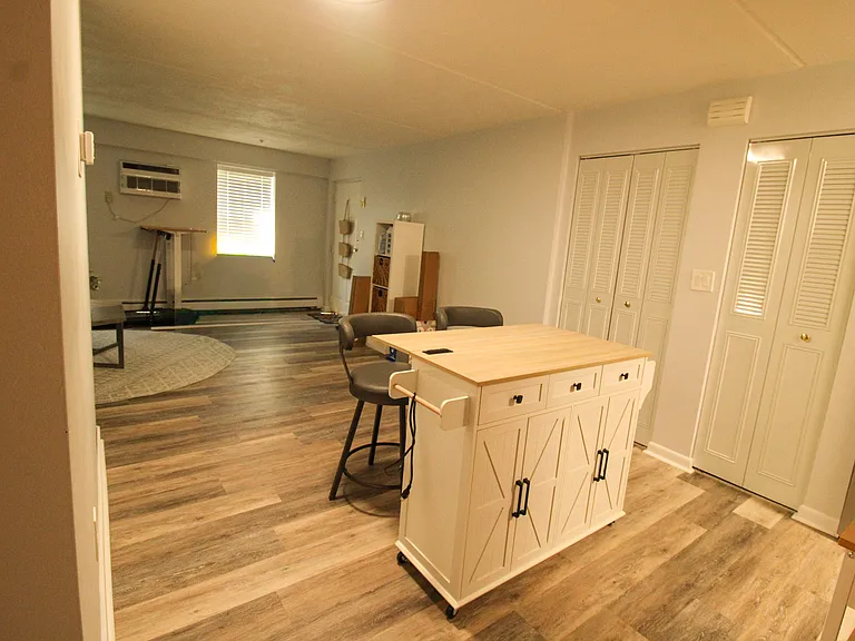 125 Overland Rd #1 — Photo 8
