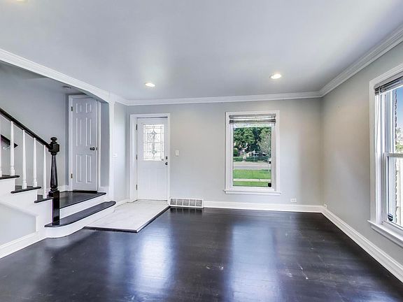 5th image of 1523 Broadway St