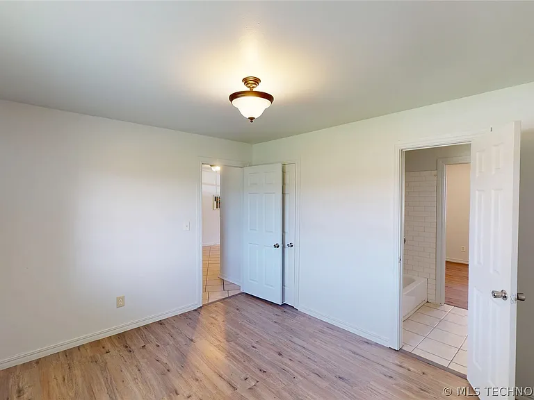 13858 S 292nd East Ave #C — Photo 9