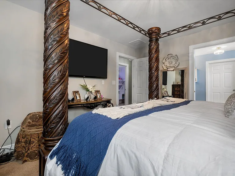 4800 Silent Creek Ln — Photo 25