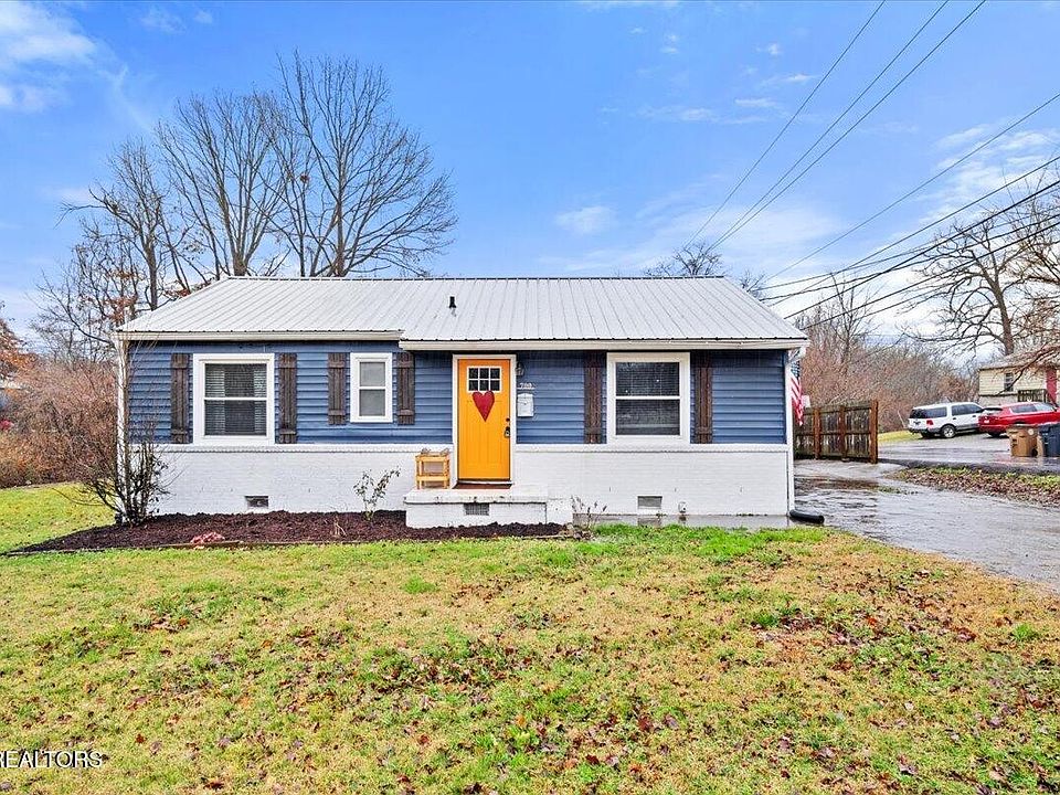 1st image of 700 E Springdale Ave