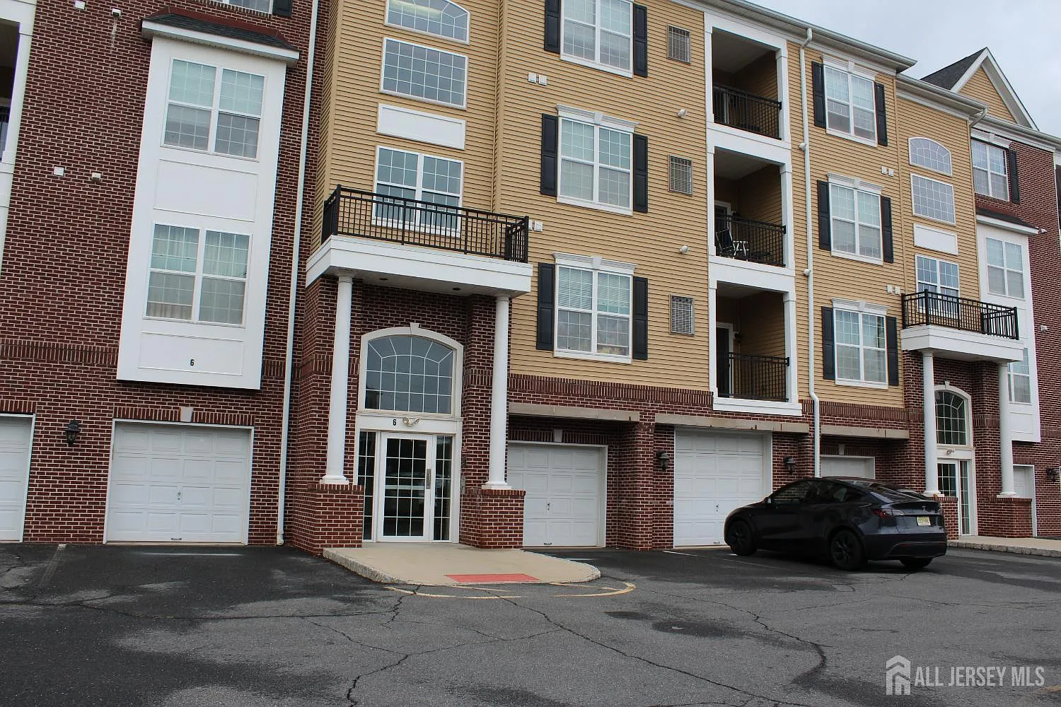 2 bed, 2.0 bath, 1166 sqft, $2,550 — Photo 1