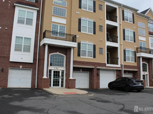 611 Doral Ct, Piscataway, NJ 08854