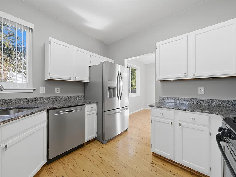 1912 Redwood Ln — Photo 6