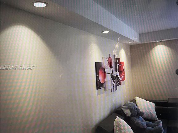 5th image of 2720 W 63rd Pl #1327