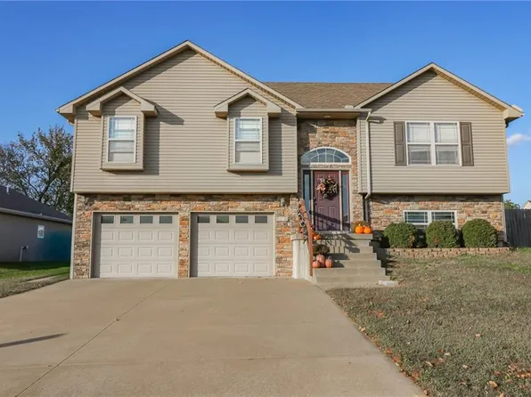 608 Oakmont Dr, Warrensburg, MO 64093