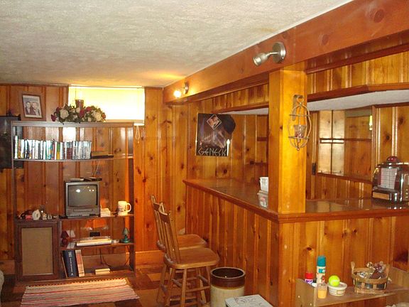 4th image of 12812 Reindeer Ave