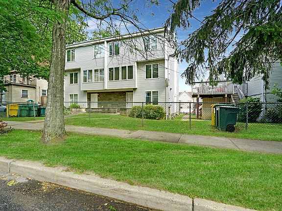 3rd image of 305 6th St