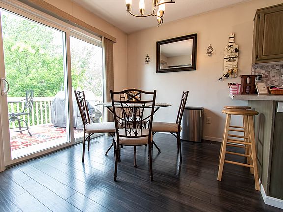 5th image of 704 Thornapple Ct