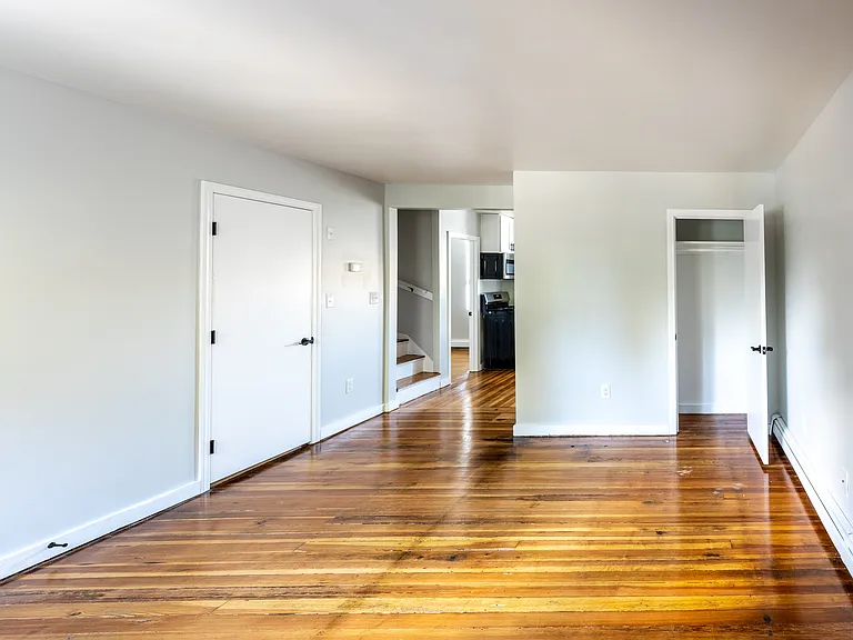 40 N Spooner St — Photo 3