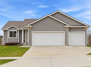 2420 Sunview Dr, Granger, IA 50109