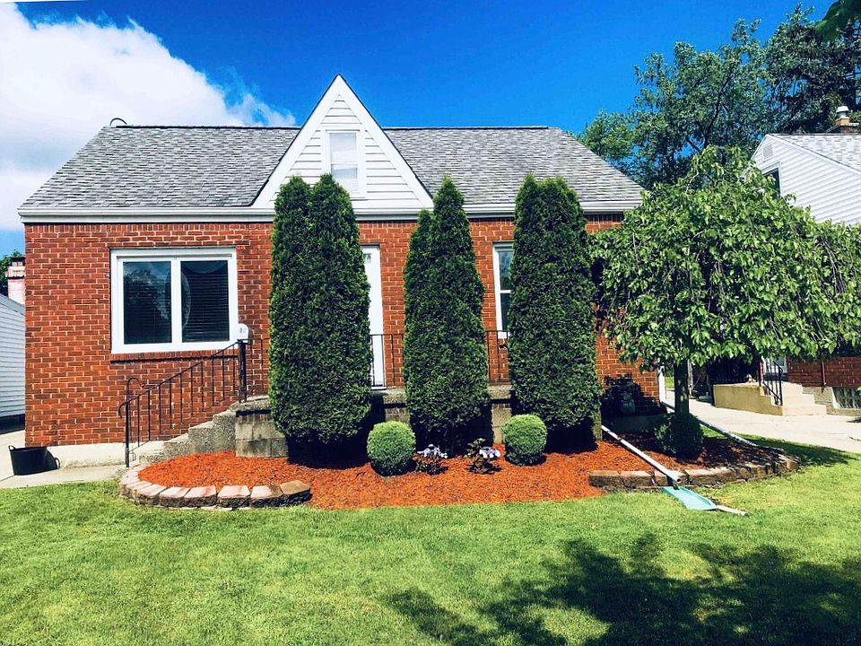 1st image of 302 Claremont Ave