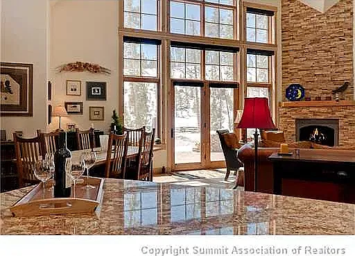 3 bed, 3.5 bath, 2857 sqft, $6,000 — Photo 4