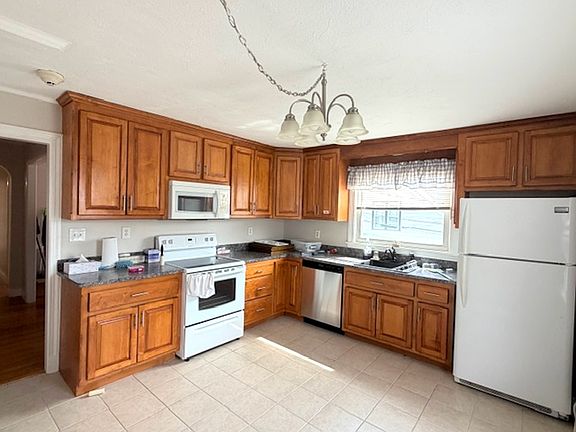 5th image of 216 Harris Ave APT 2
