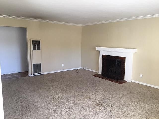 1st image of 2922 Custer Dr