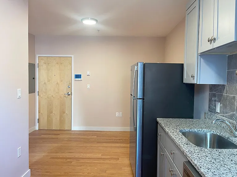 23 Hudson St #203 — Photo 5