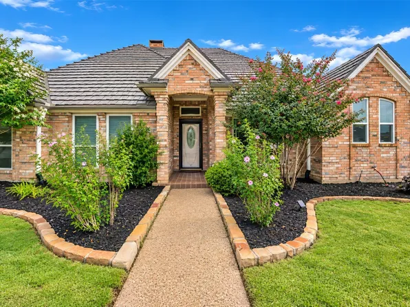 504 Quail Cove Ct, Hurst, TX 76054