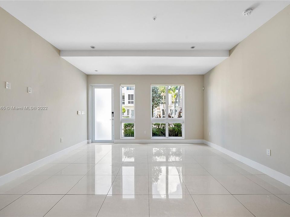 1st image of 10280 NW 63rd Ter APT 104