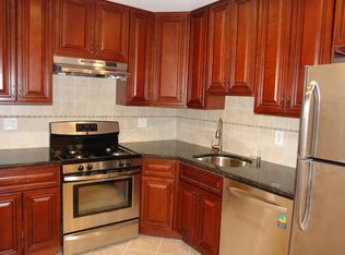 2811 Saxton Rd, Philadelphia, PA 19114