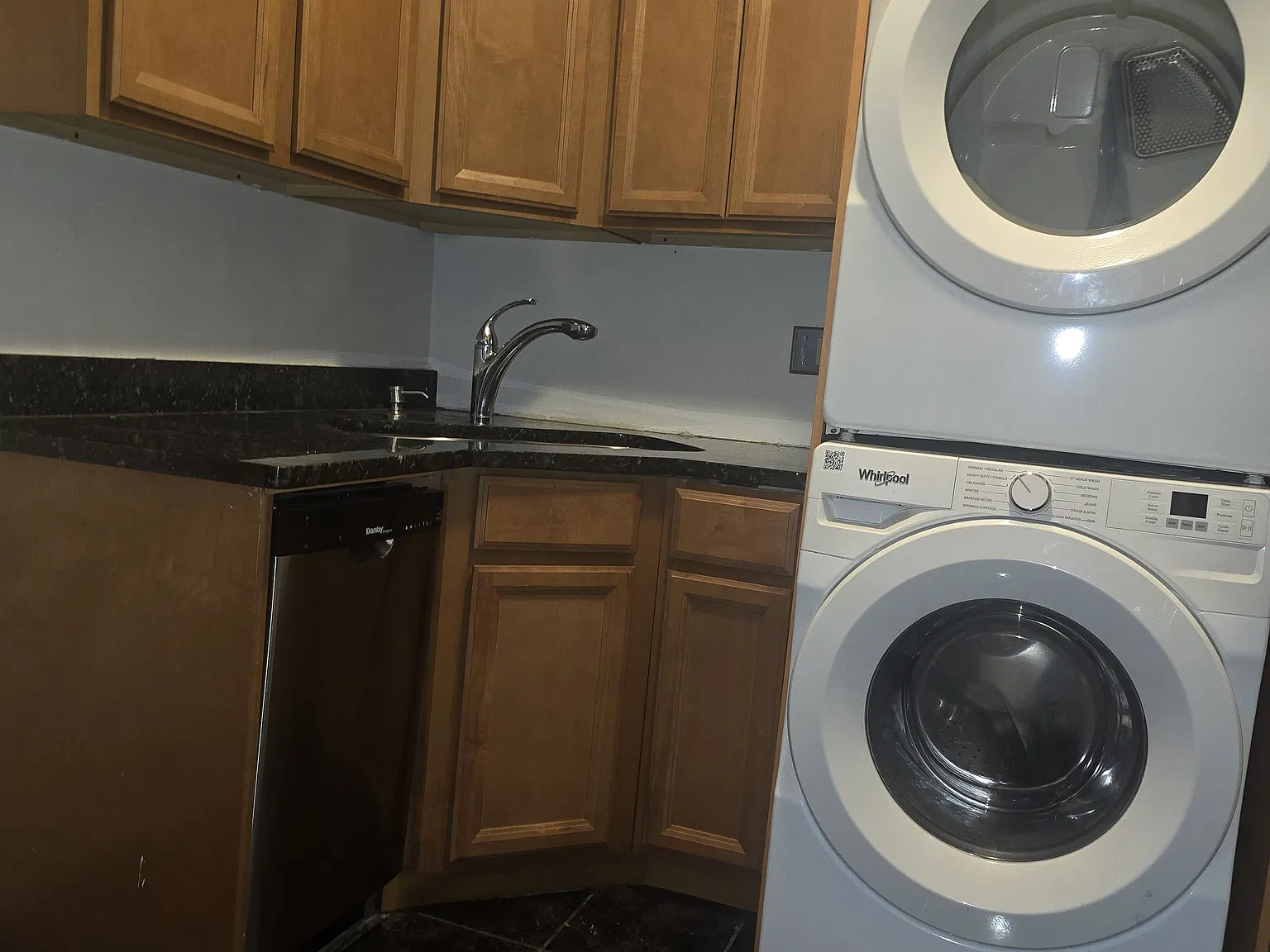 2 bed, 900 sqft, $1,900 — Photo 4