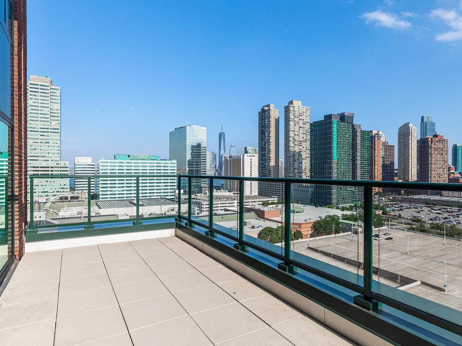2 bed, 1000 sqft, $5,225 — Photo 3