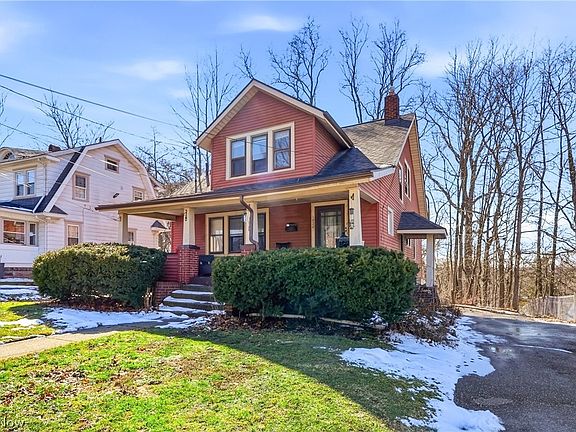 2nd image of 1820 Malasia Rd