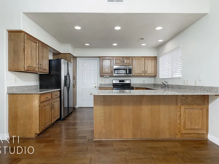 351 S Valley View Dr #30 — Photo 4