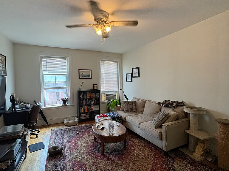 525 Beacon St #6 — Photo 2