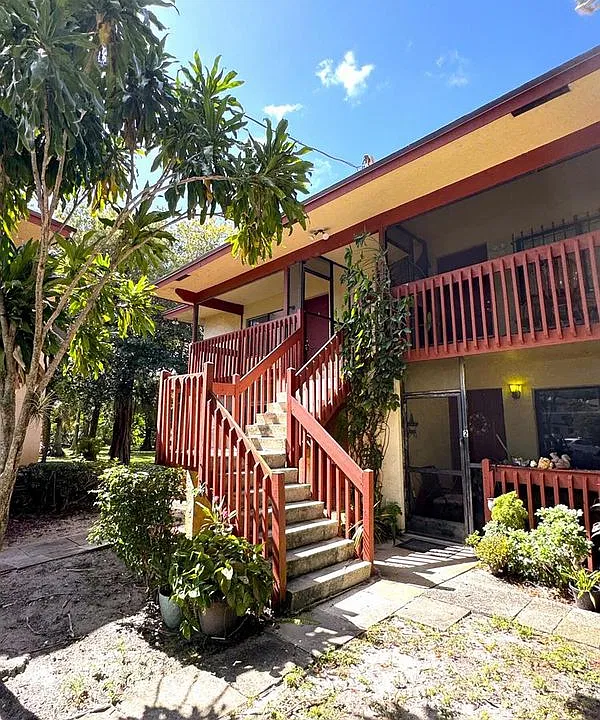 4281 NW 19th St