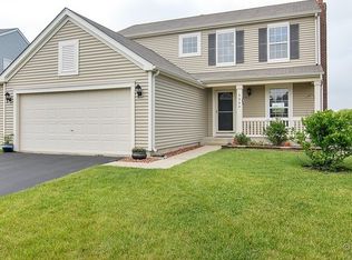 2304 W Cascade Cir, Round Lake, IL 60073