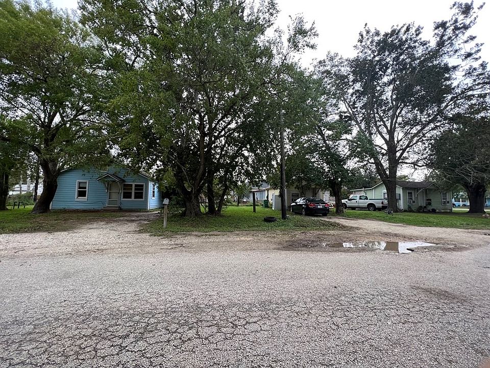 607611 10th St, Palacios, TX 77465 MLS 776378 Zillow