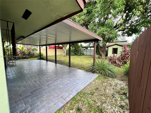 21 SW 59th Ct, Miami, FL 33144