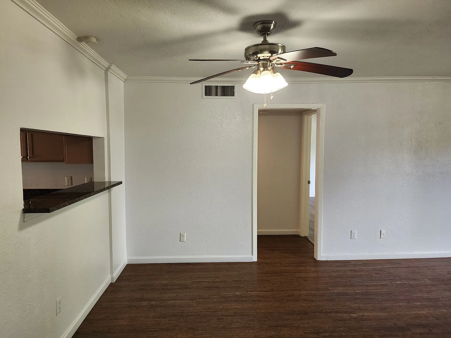 2 bed, 1068 sqft, $1,490 — Photo 3