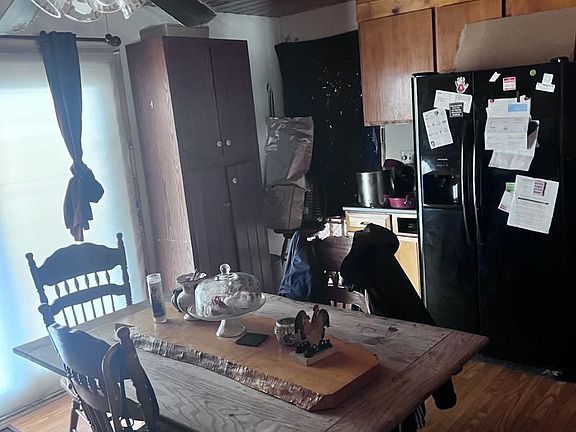 2nd image of 98 Meadow Road