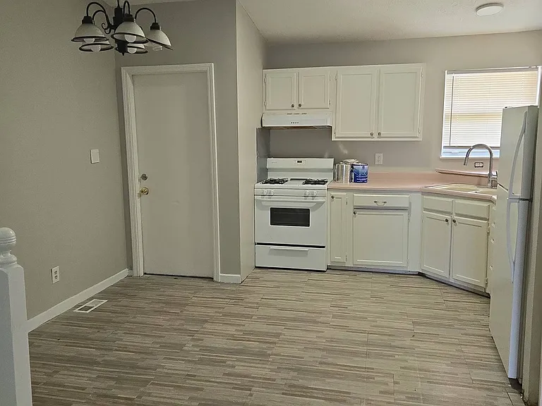 11042 Amburg Ct — Photo 3