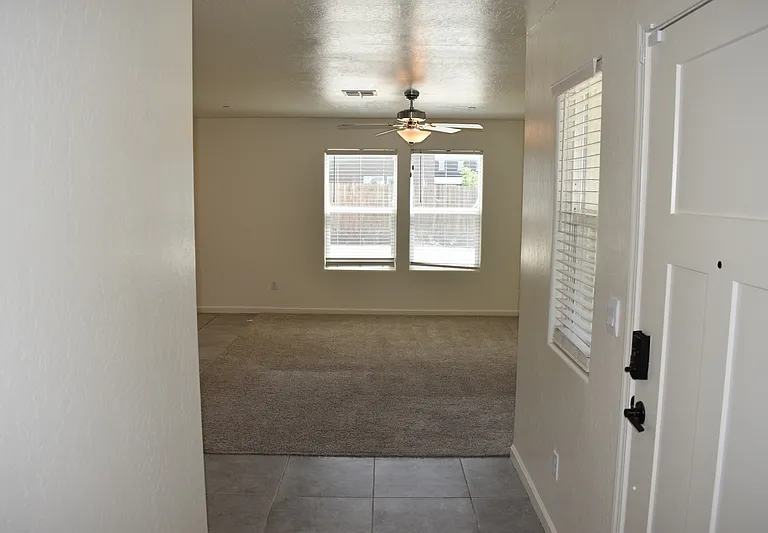 698 Jessie Dr — Photo 5