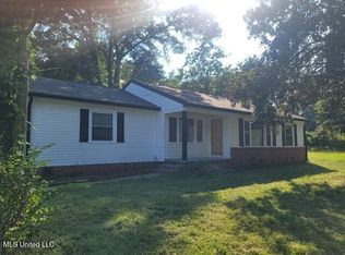 5413 Crepe Myrtle Dr, Jackson, MS 39206