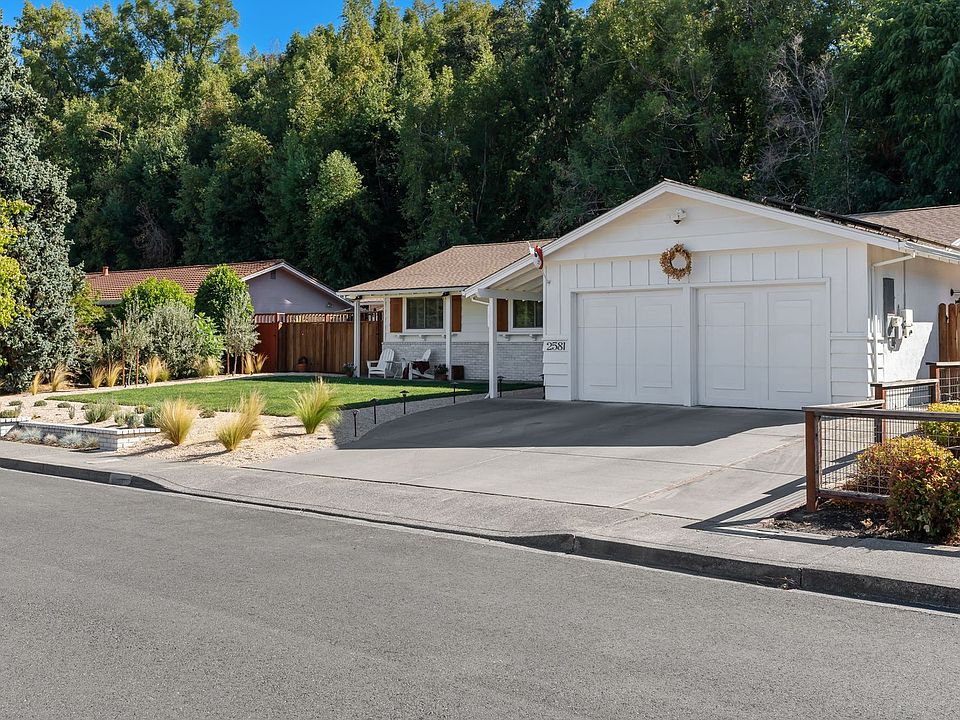 1st image of 2581 Rollingwood Dr