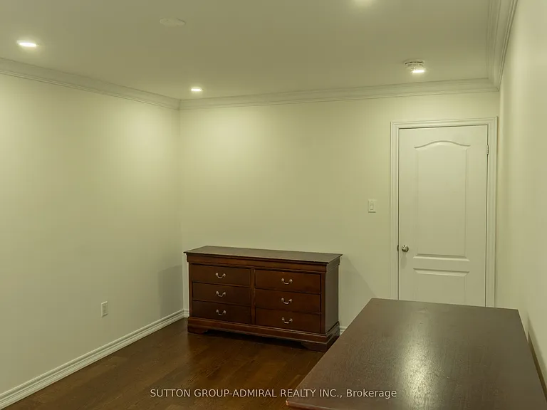29 Wendelyn Dr #MAIN 2ND FLOOR — Photo 23