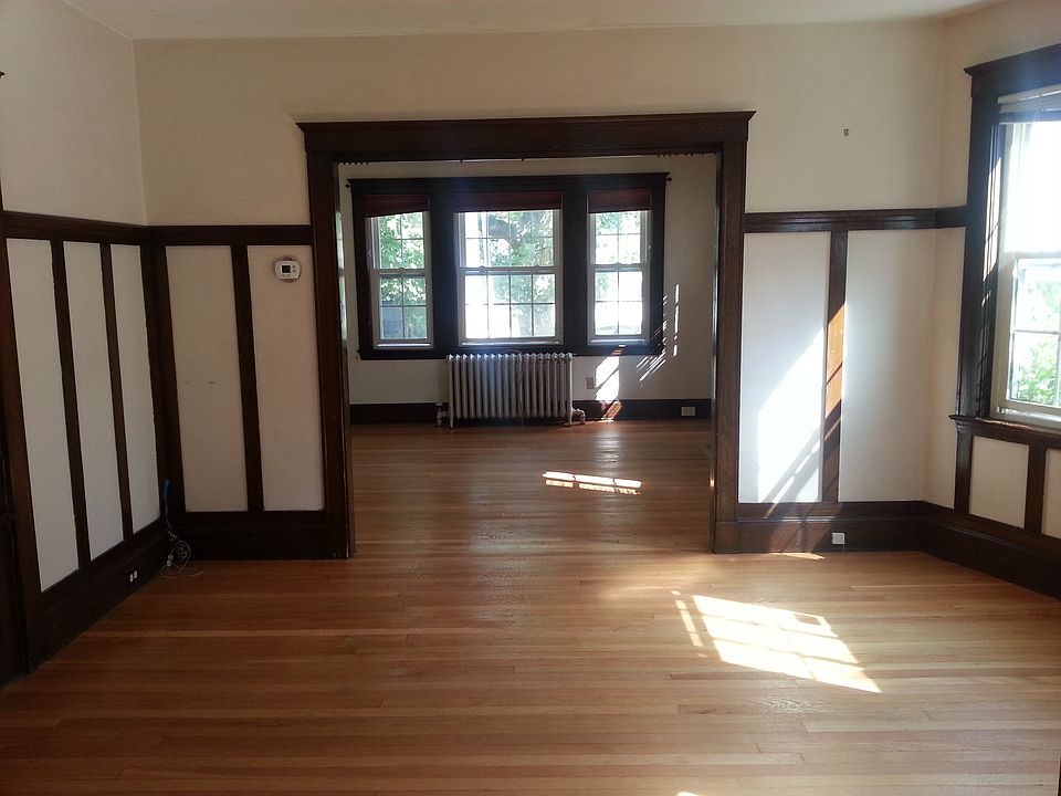 1st image of 133 Willow St #1