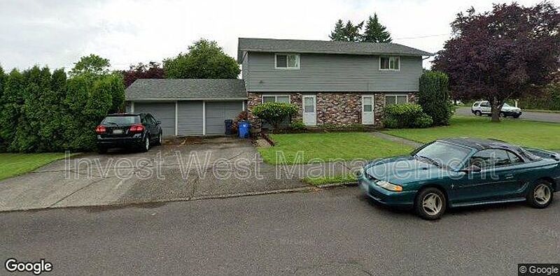 1st image of 710 NE 15th Ave