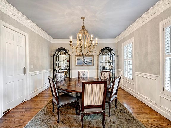 3rd image of 2925 Nottingham St