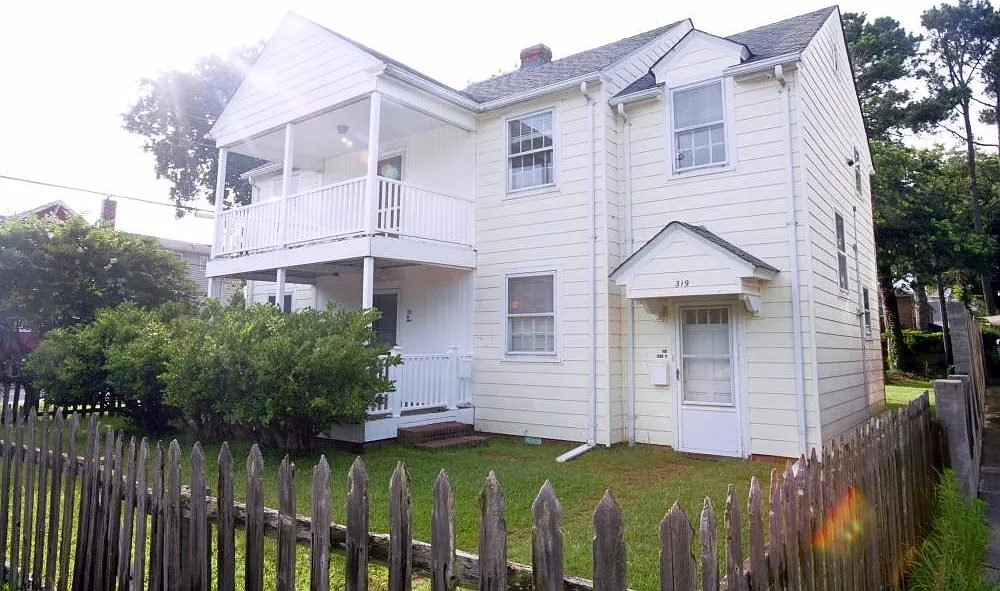 2 bed, 850 sqft, $1,950 — Photo 2