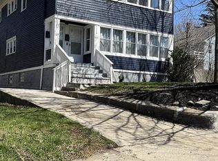 1677 Colonial Dr, Cleveland Heights, OH 44118