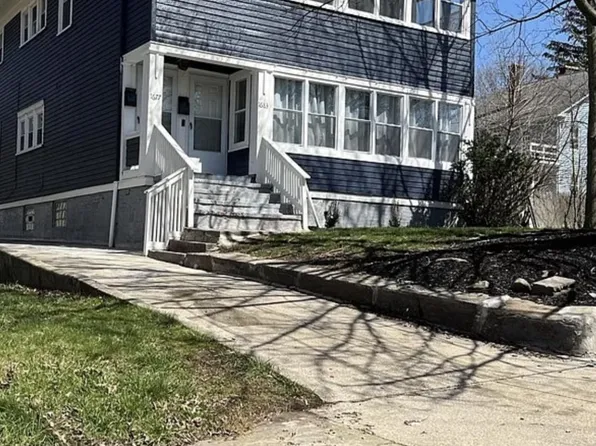 1677 Colonial Dr, Cleveland Heights, OH 44118