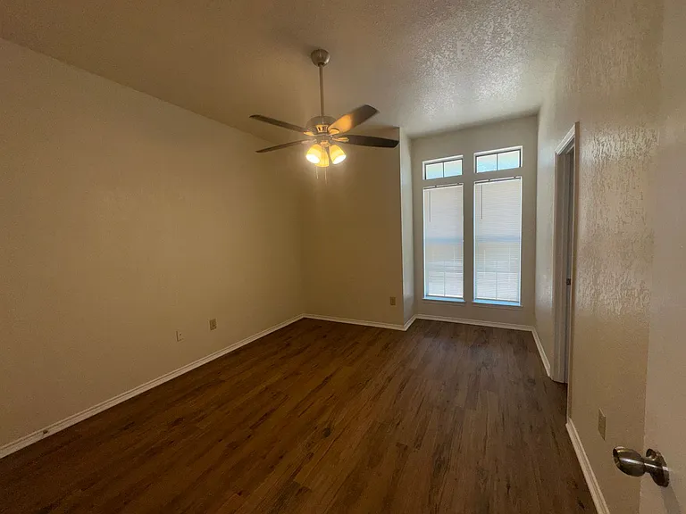 MTHLY - 3149 Tudor — Photo 30