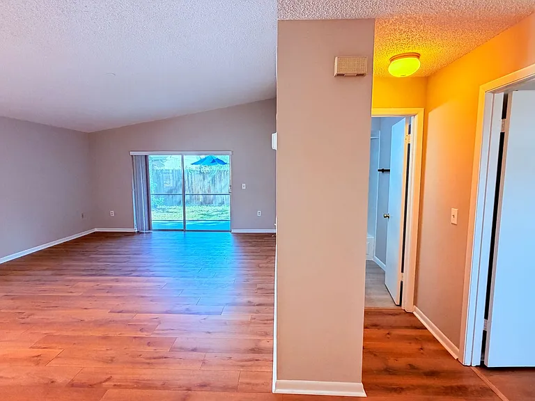 10609 Wyndcliff Dr — Photo 15
