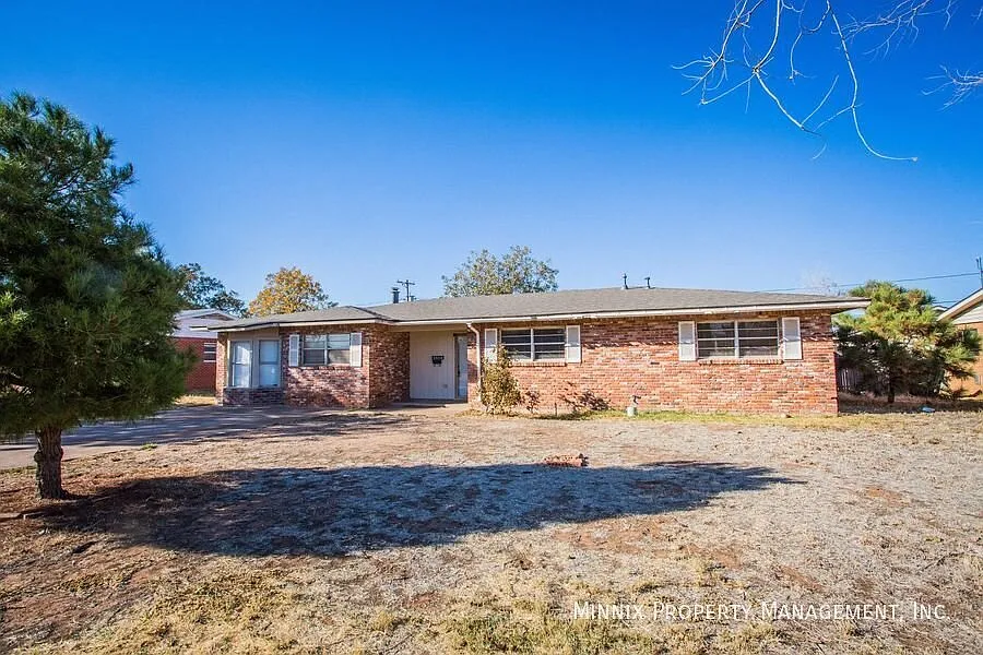 4 bedroom/ 2 bath | 3510 Baumann Ave. — Photo 2