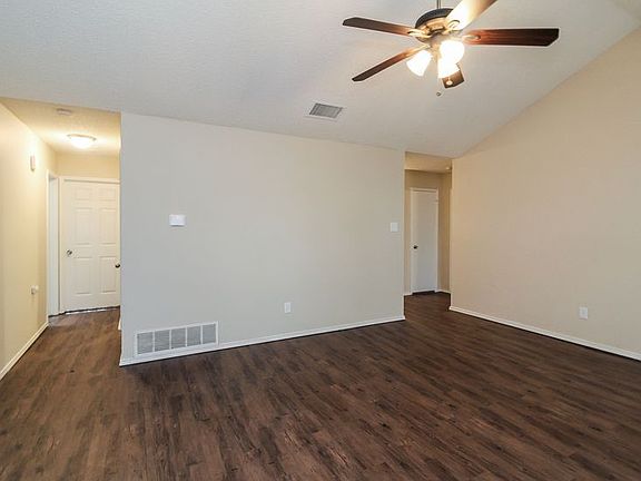 3rd image of 1016 Westcliff Ave